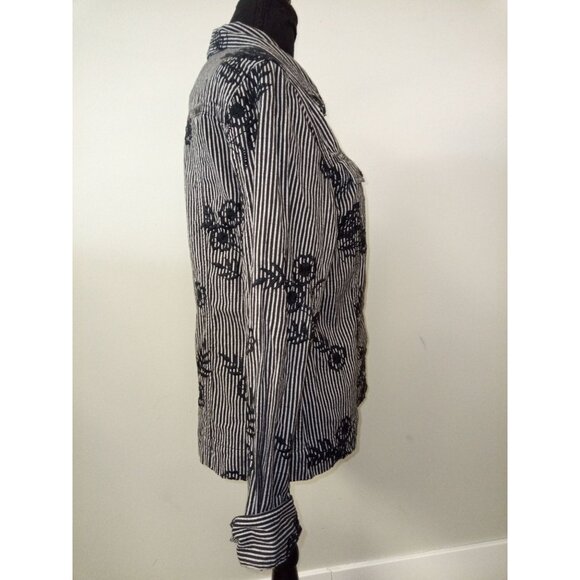 Charter Club Women's Black and White Floral Button Down Shirt Size Medium - Picture 2 of 6